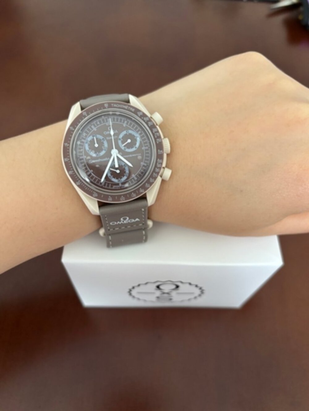 💍OMEGA💍 battery watch, Earth desert